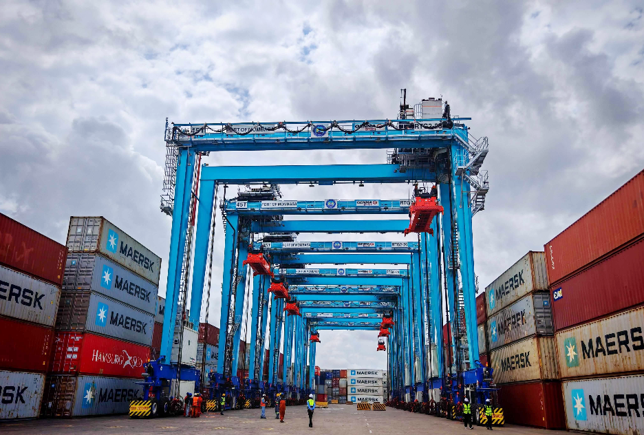 GENMA 10臺45噸混動RTG交付東非客戶,卓越履約能力持續(xù)贏得客戶信賴(圖2) GENMA 10臺45噸混動RTG交付東非客戶,卓越履約能力持續(xù)贏得客戶信賴(圖2)